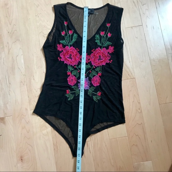 NWOT 🌸 Floral Embroidered Have Mesh Bodysuit - Picture 5 of 5